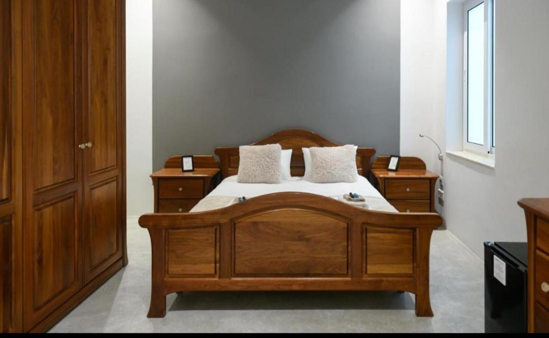 Privilege Suite Pieta Екстер'єр фото